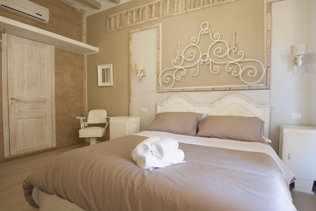 Cento Suites Cagliari Room photo